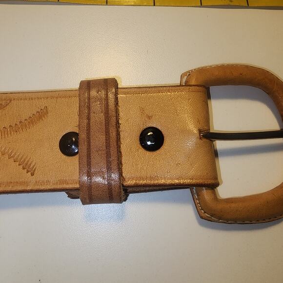 Hand-tooled western-style leather belt in leather-wrapped buckle SIZE 34